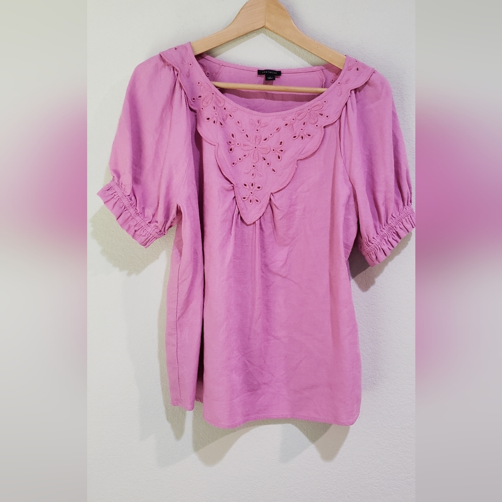 Ann Taylor Embroidered Neckline Puff-sleeve Blouse Top in Fuchsia Pink Sz S